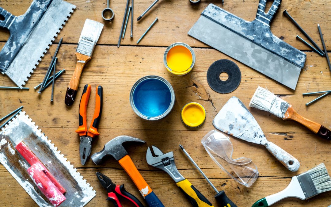 Should You Hire a Contractor or Do It Yourself?