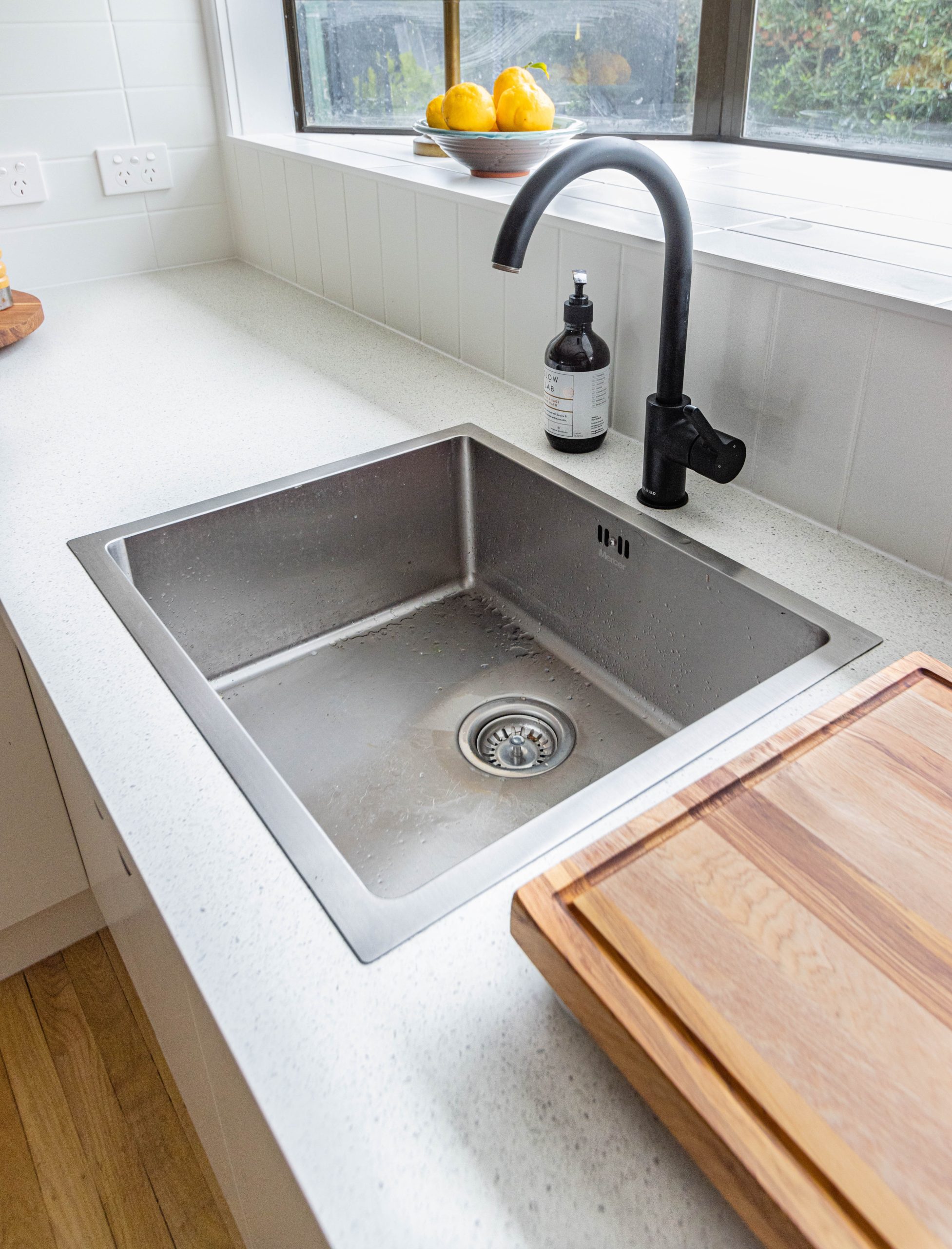 surface mounted kitchen sink